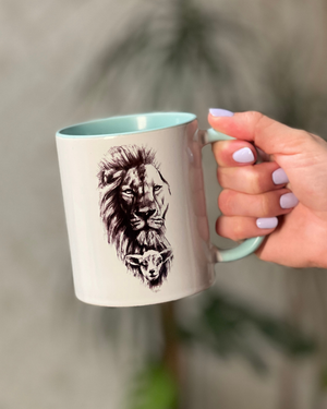 Kubek Lew i Baranek | Grafika Magdy Błaszkiewicz